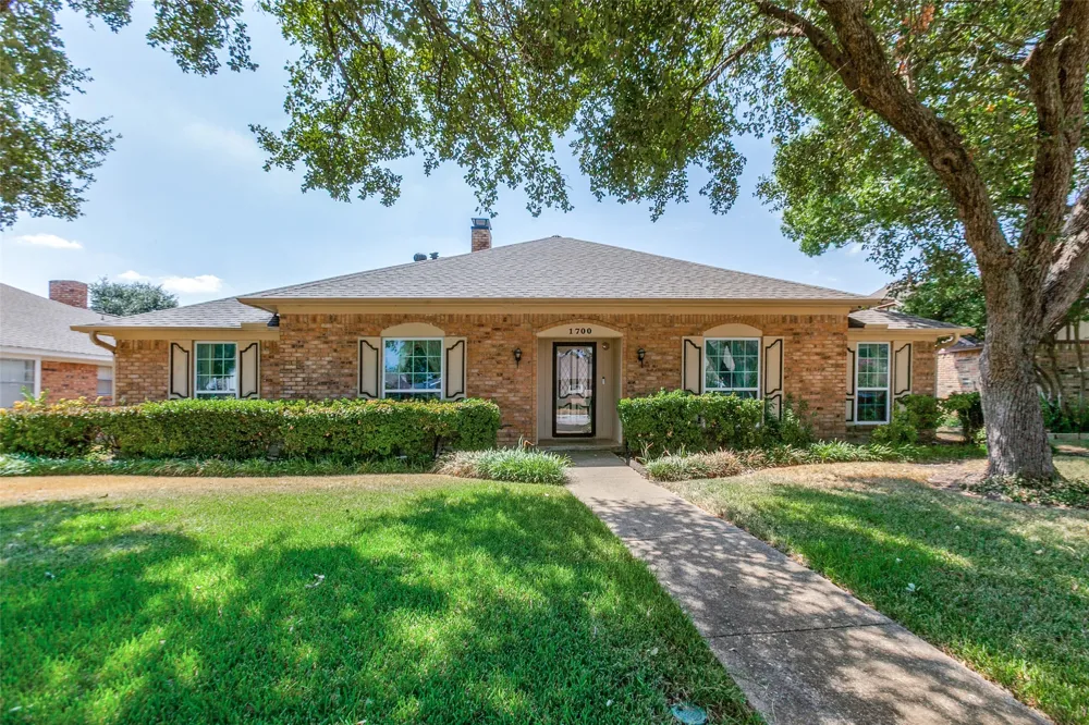 1700 Mayflower Drive Richardson, TX 75081