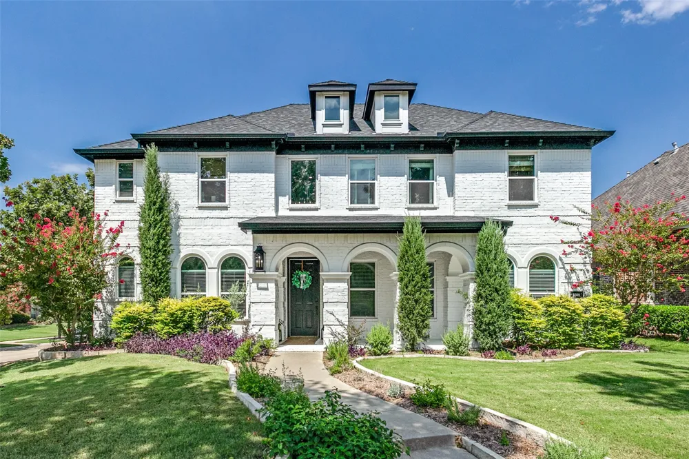 2301 Queen Morgan Lane Lewisville, TX 75056