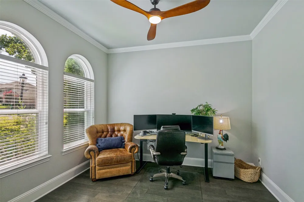 2301 Queen Morgan Lane Lewisville, TX 75056