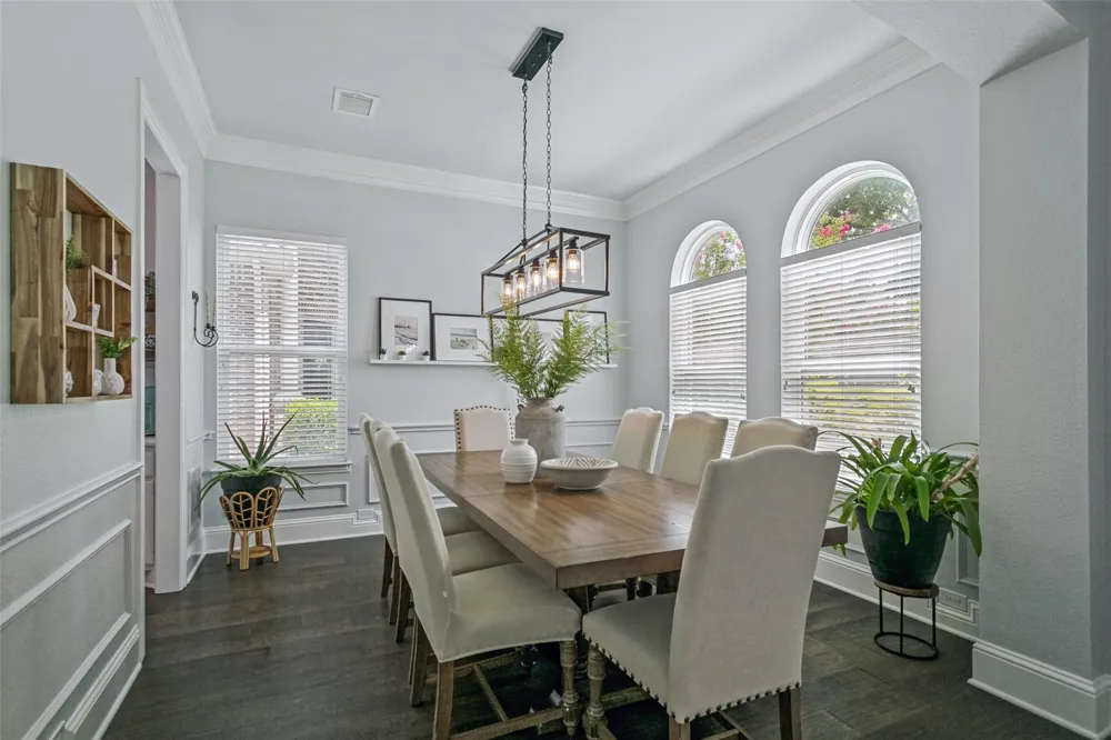 2301 Queen Morgan Lane Lewisville, TX 75056