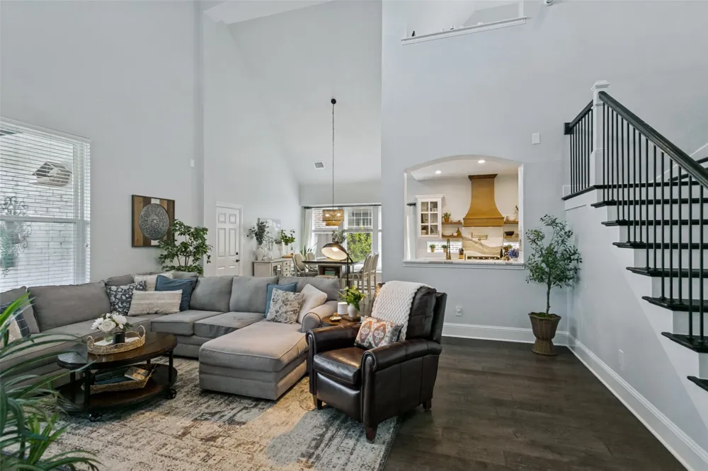 2301 Queen Morgan Lane Lewisville, TX 75056