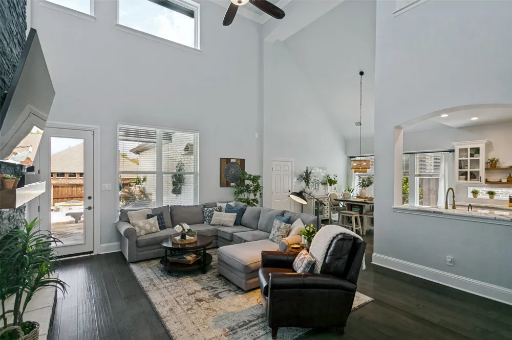 2301 Queen Morgan Lane Lewisville, TX 75056