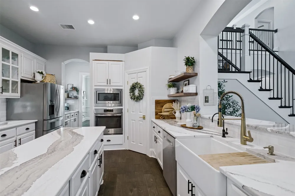 2301 Queen Morgan Lane Lewisville, TX 75056