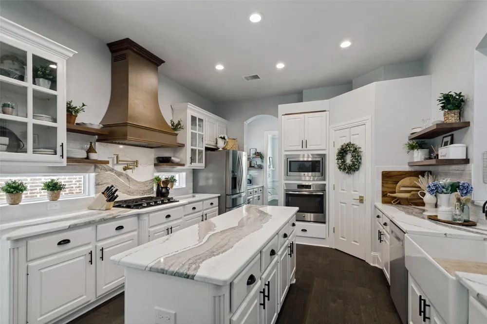 2301 Queen Morgan Lane Lewisville, TX 75056