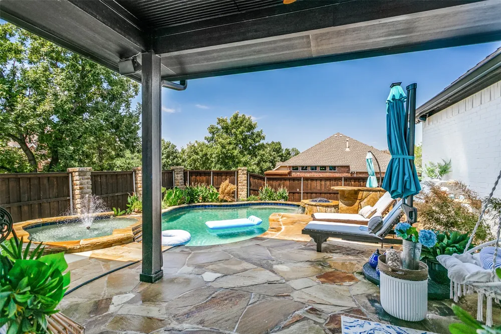 2301 Queen Morgan Lane Lewisville, TX 75056