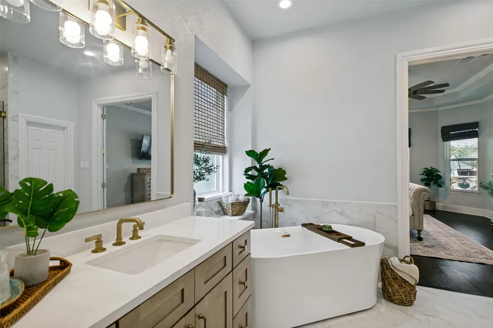 2301 Queen Morgan Lane Lewisville, TX 75056