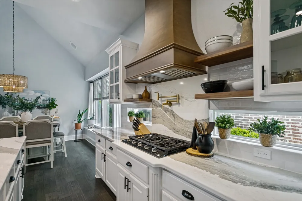 2301 Queen Morgan Lane Lewisville, TX 75056