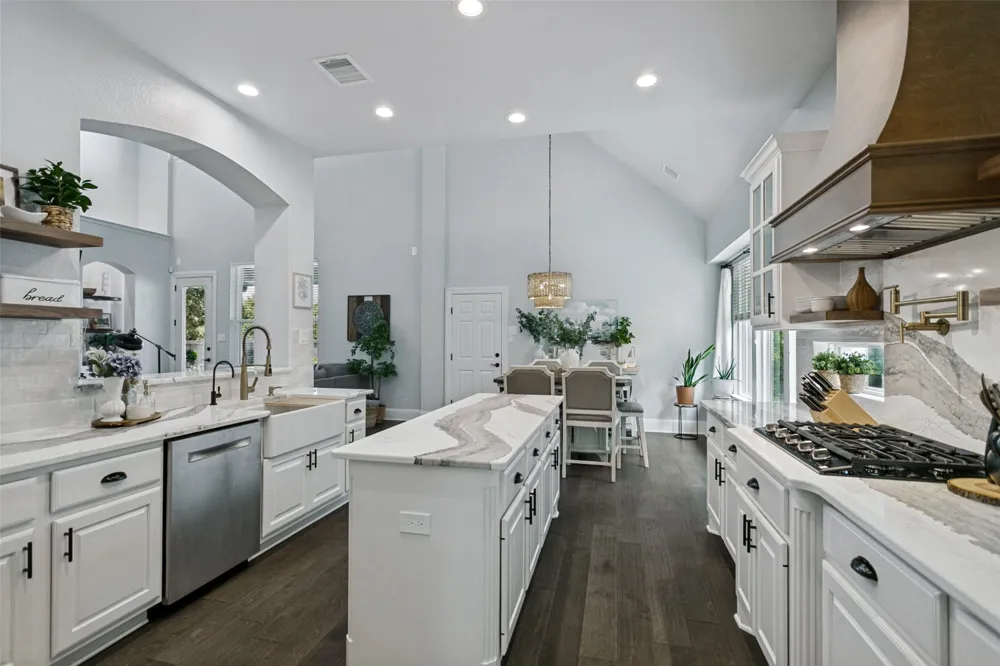 2301 Queen Morgan Lane Lewisville, TX 75056