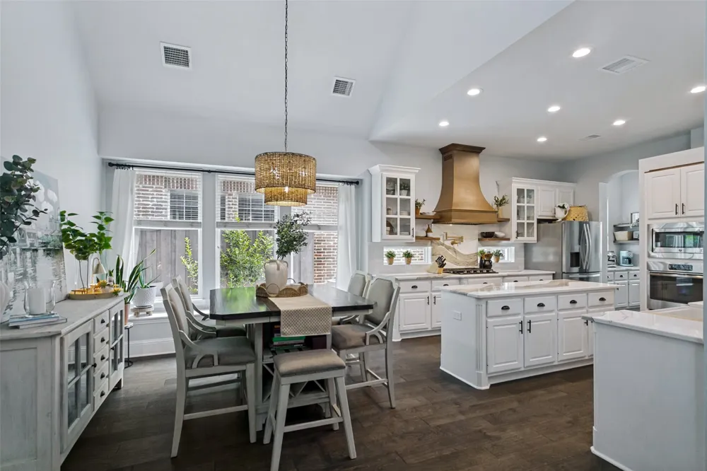 2301 Queen Morgan Lane Lewisville, TX 75056