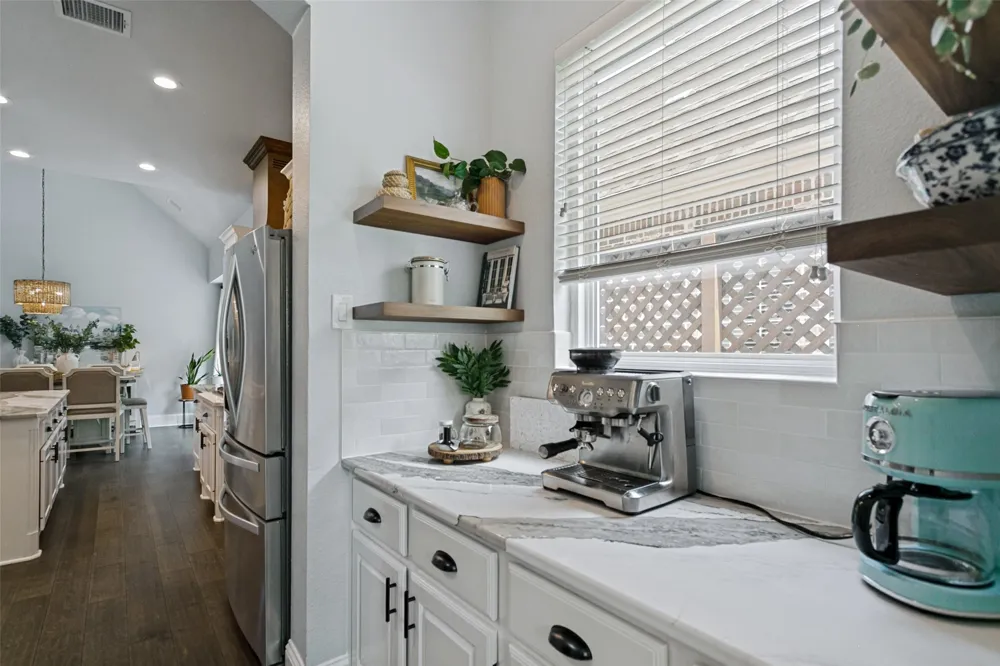 2301 Queen Morgan Lane Lewisville, TX 75056