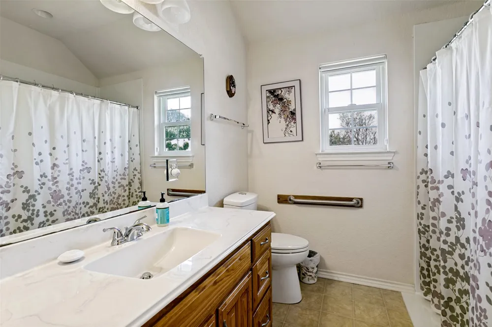 1425 Tobie Layne Street Benbrook, TX 76126