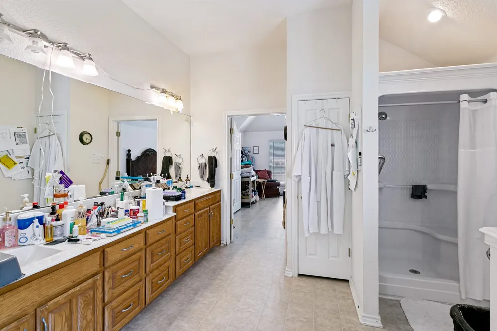 1425 Tobie Layne Street Benbrook, TX 76126