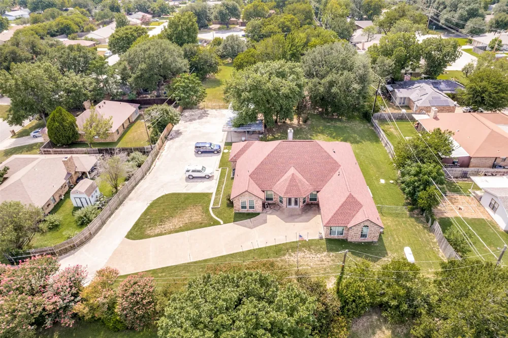 1425 Tobie Layne Street Benbrook, TX 76126