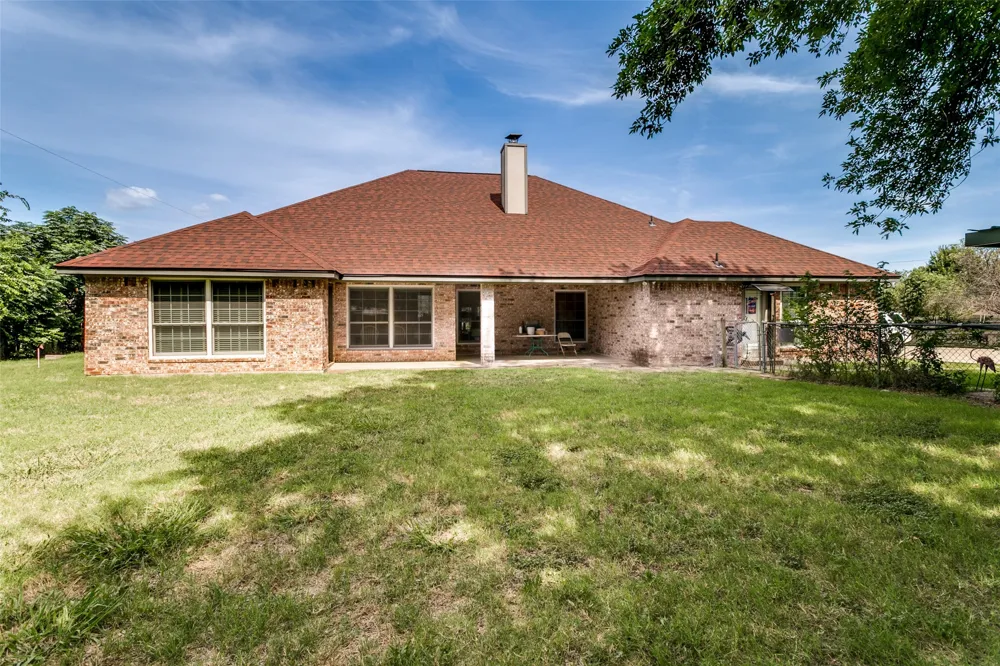1425 Tobie Layne Street Benbrook, TX 76126