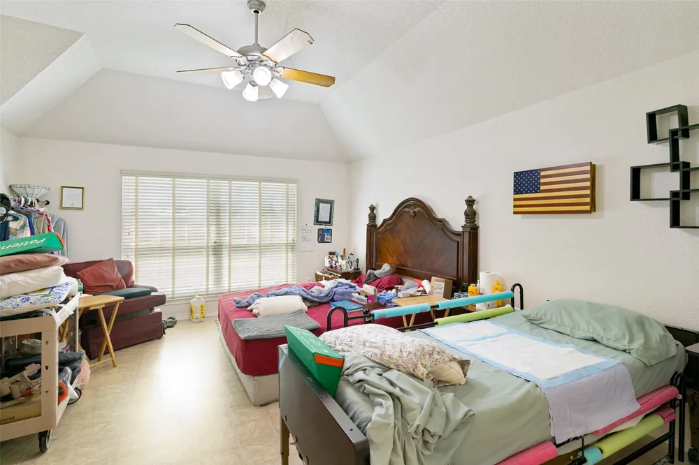 1425 Tobie Layne Street Benbrook, TX 76126