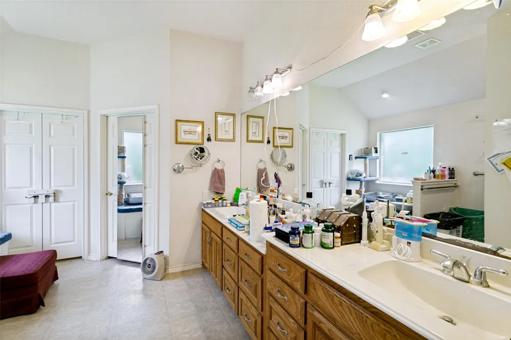 1425 Tobie Layne Street Benbrook, TX 76126
