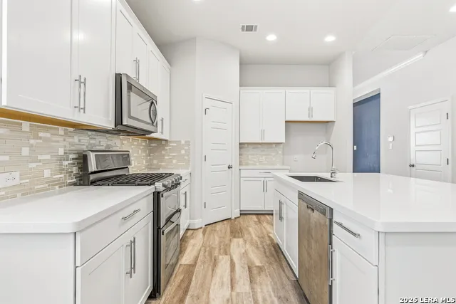 12422 Chena Lk San Antonio, TX 78249