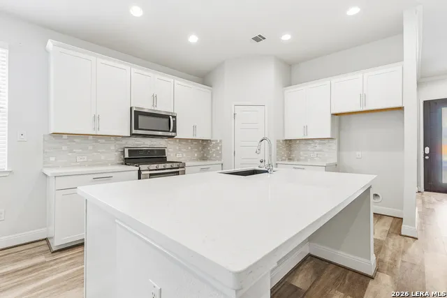 12422 Chena Lk San Antonio, TX 78249