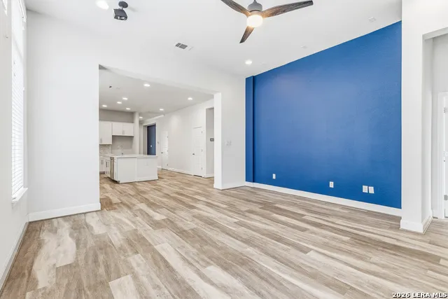 12422 Chena Lk San Antonio, TX 78249