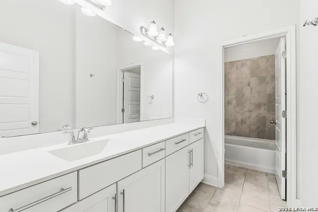 12422 Chena Lk San Antonio, TX 78249