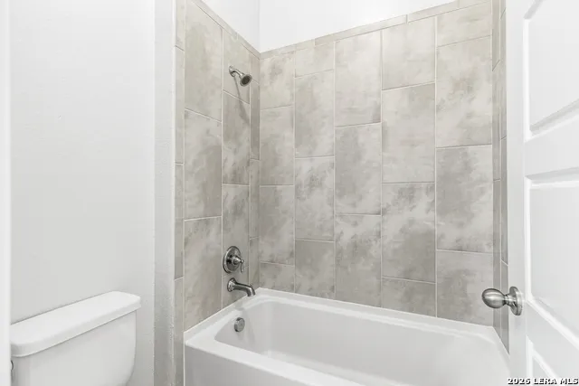 12422 Chena Lk San Antonio, TX 78249