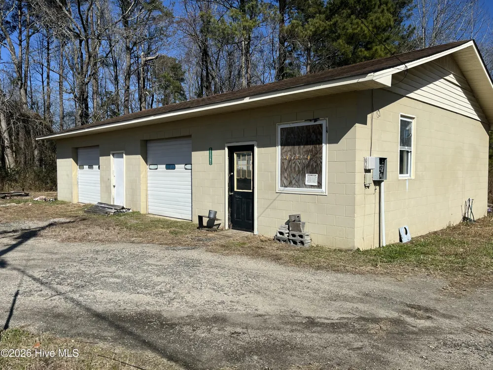 11820 Nc 211 Butters, NC 28320
