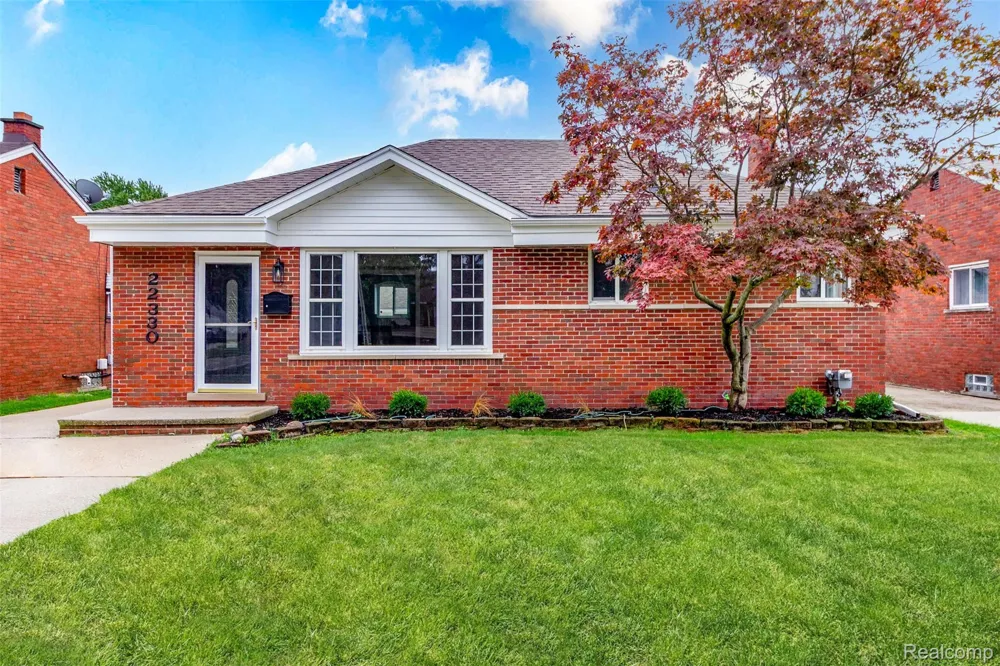 22330 E 12 Mile Road St Clair Shores City, MI 48081