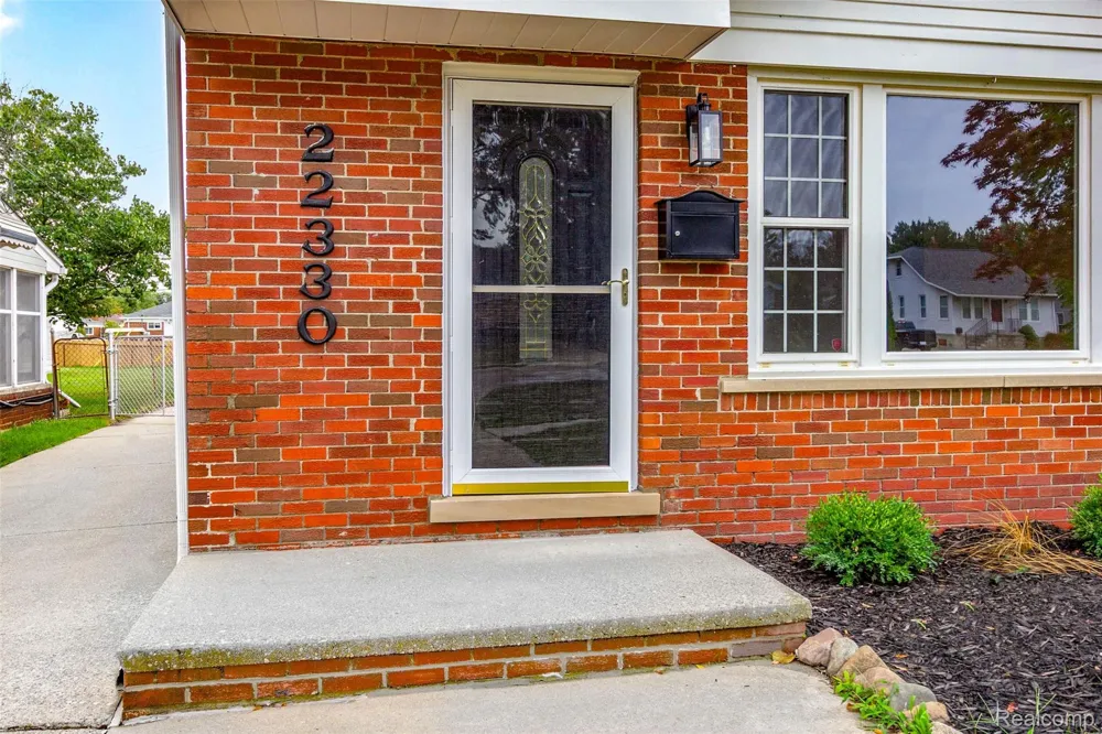 22330 E 12 Mile Road St Clair Shores City, MI 48081