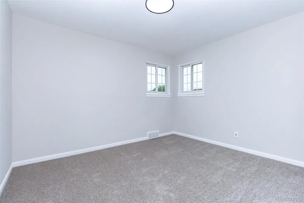 22330 E 12 Mile Road St Clair Shores City, MI 48081