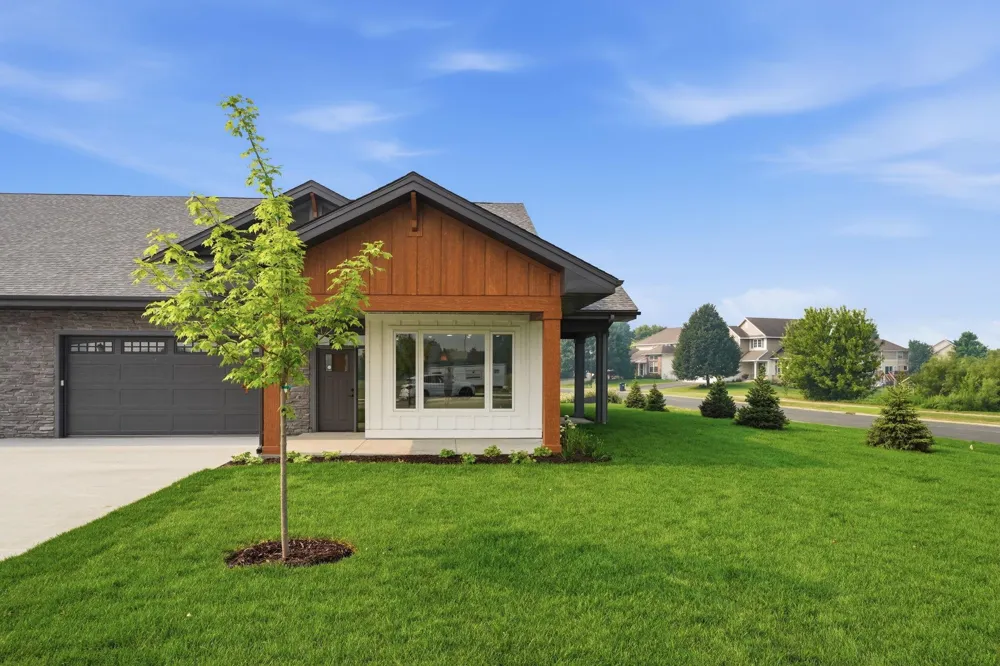 16303 Esprit Court Lakeville, MN 55044