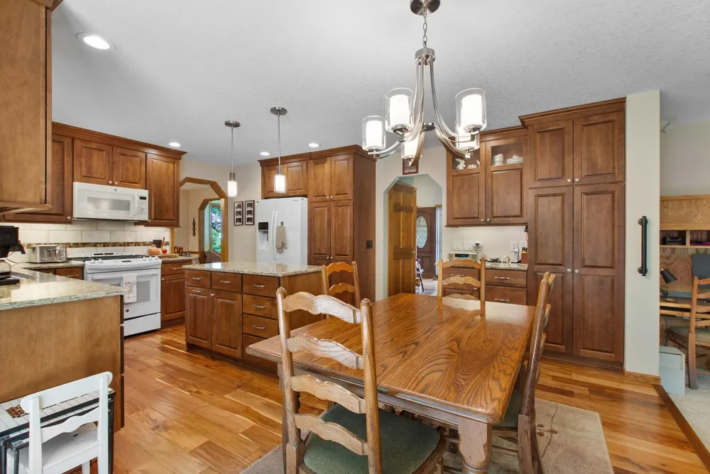 8978 Jewel Avenue S Cottage Grove, MN 55016