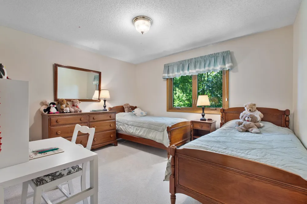 8978 Jewel Avenue S Cottage Grove, MN 55016