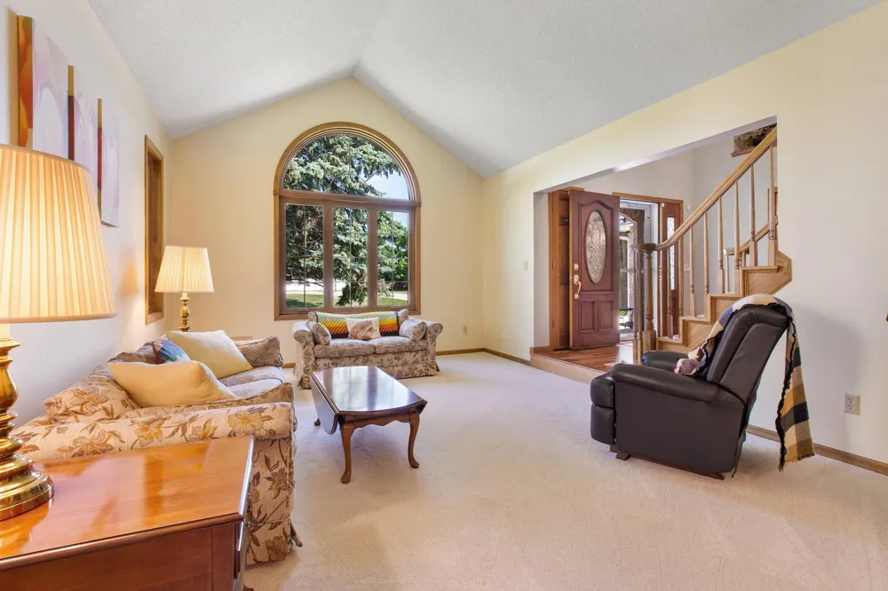 8978 Jewel Avenue S Cottage Grove, MN 55016