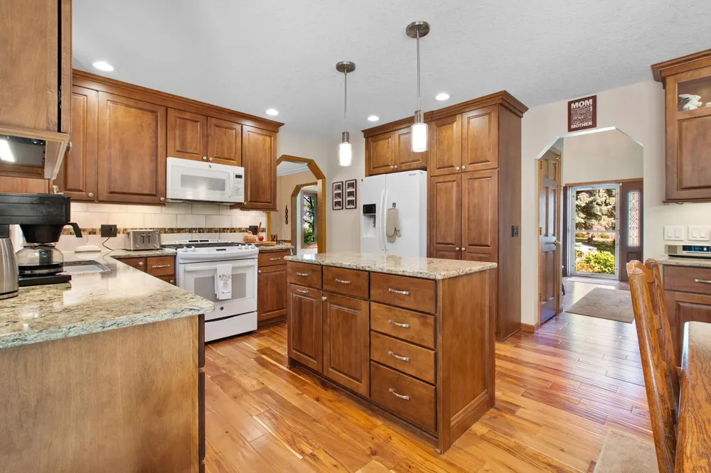 8978 Jewel Avenue S Cottage Grove, MN 55016