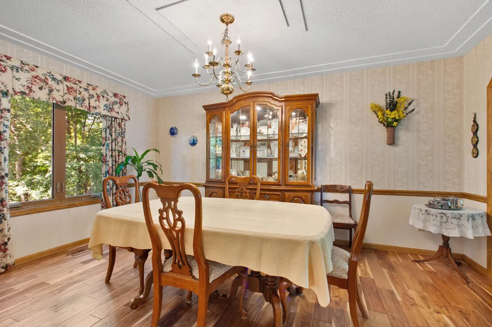 8978 Jewel Avenue S Cottage Grove, MN 55016