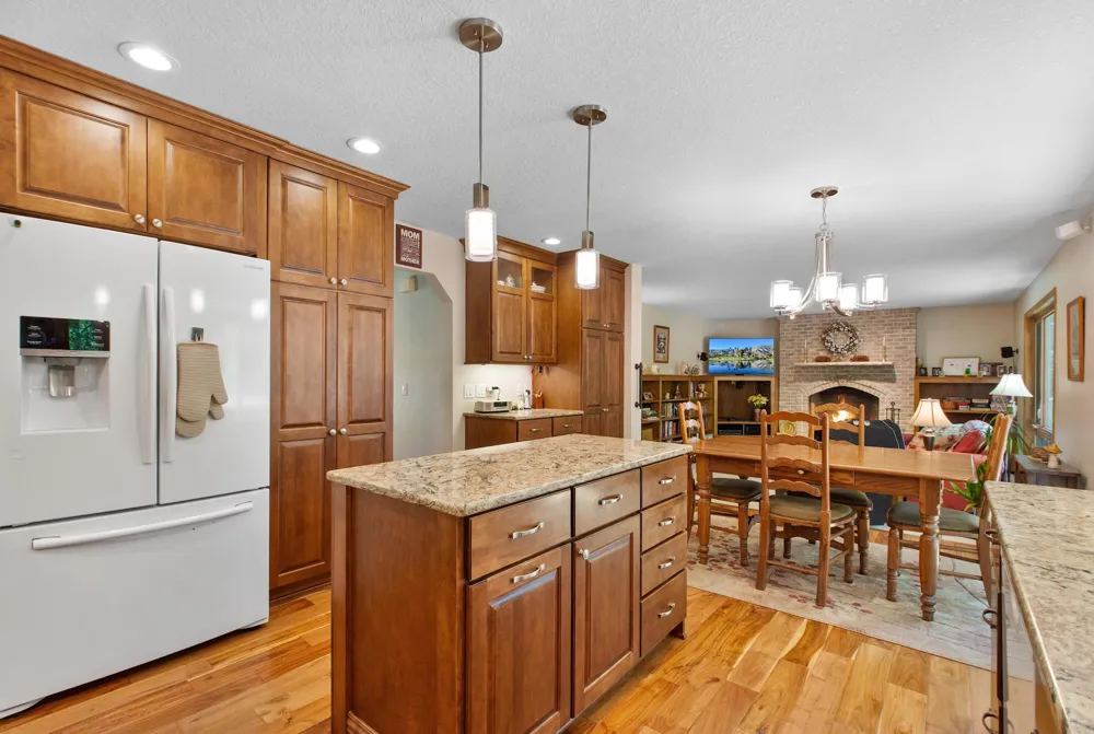 8978 Jewel Avenue S Cottage Grove, MN 55016