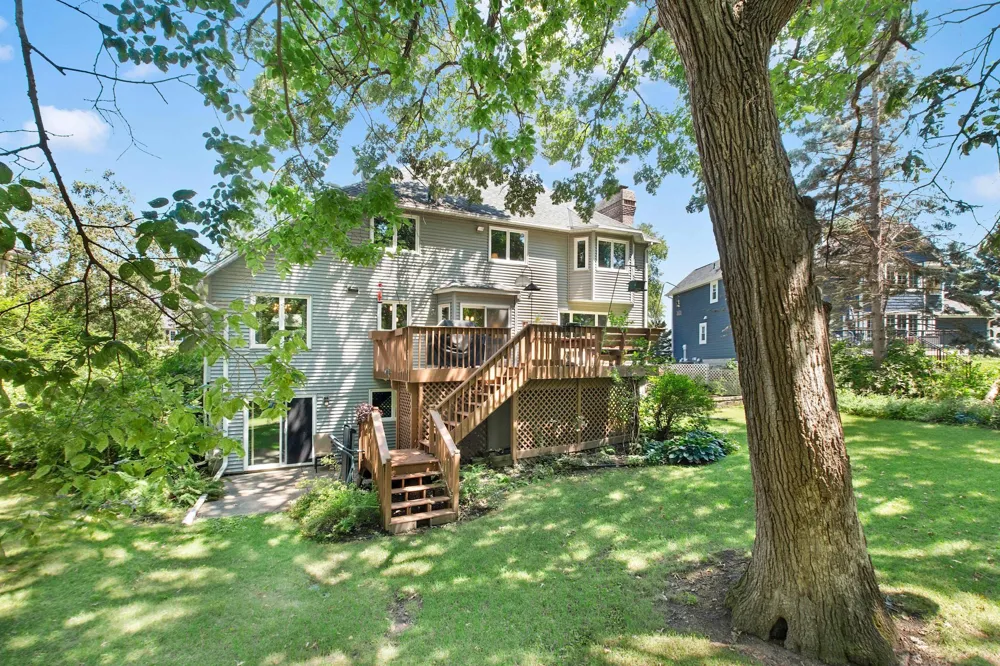 8978 Jewel Avenue S Cottage Grove, MN 55016