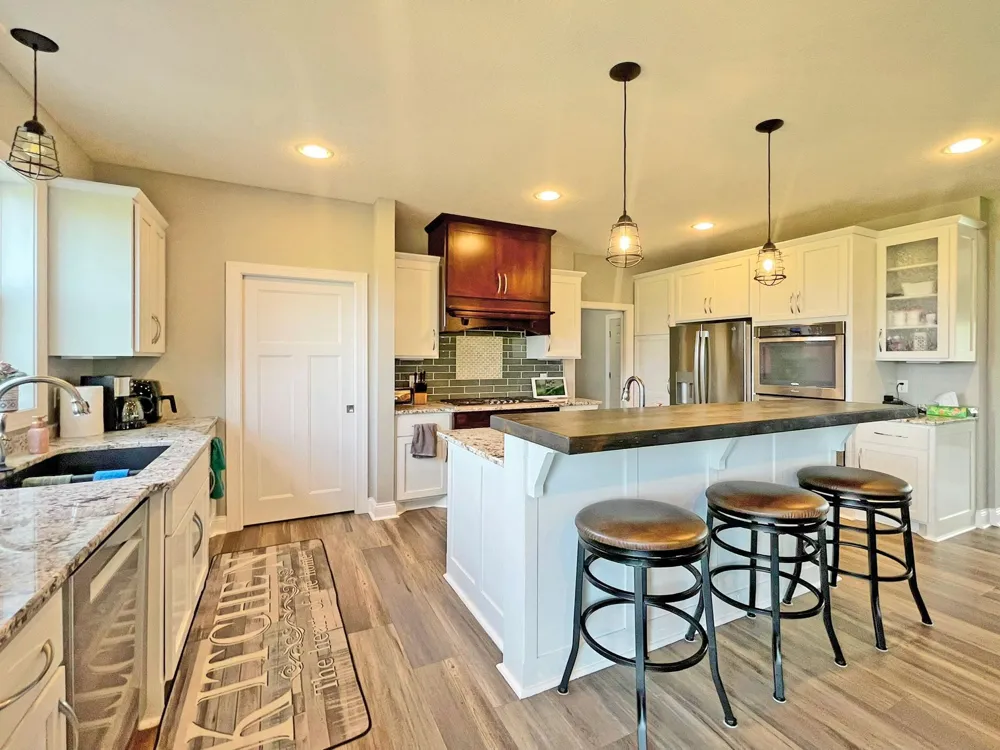 4796 Merganser Drive Minnetrista, MN 55375