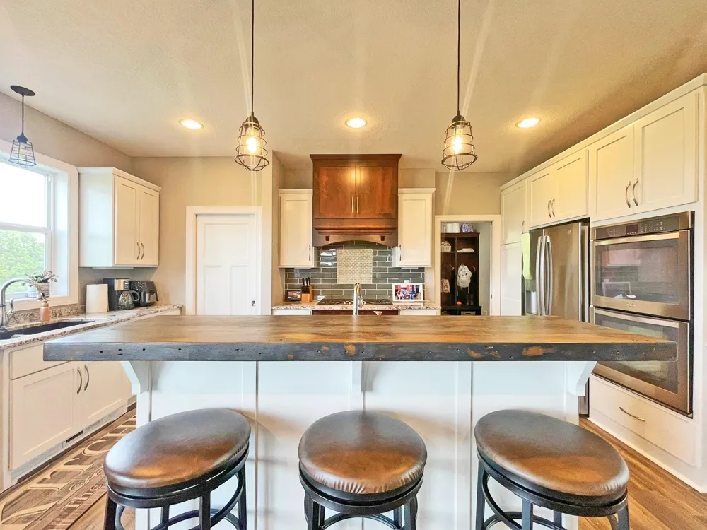 4796 Merganser Drive Minnetrista, MN 55375