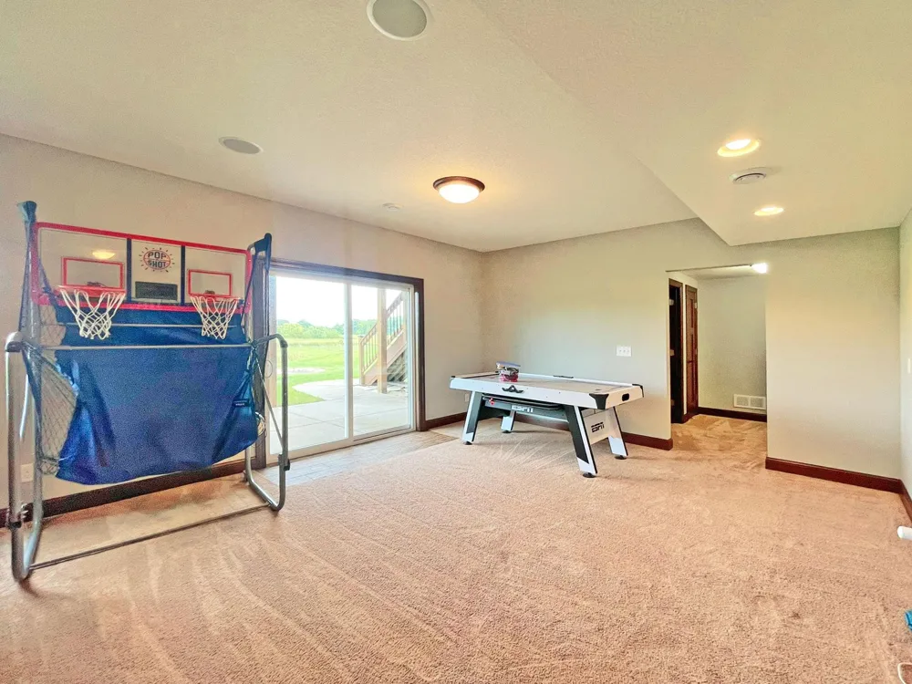 4796 Merganser Drive Minnetrista, MN 55375