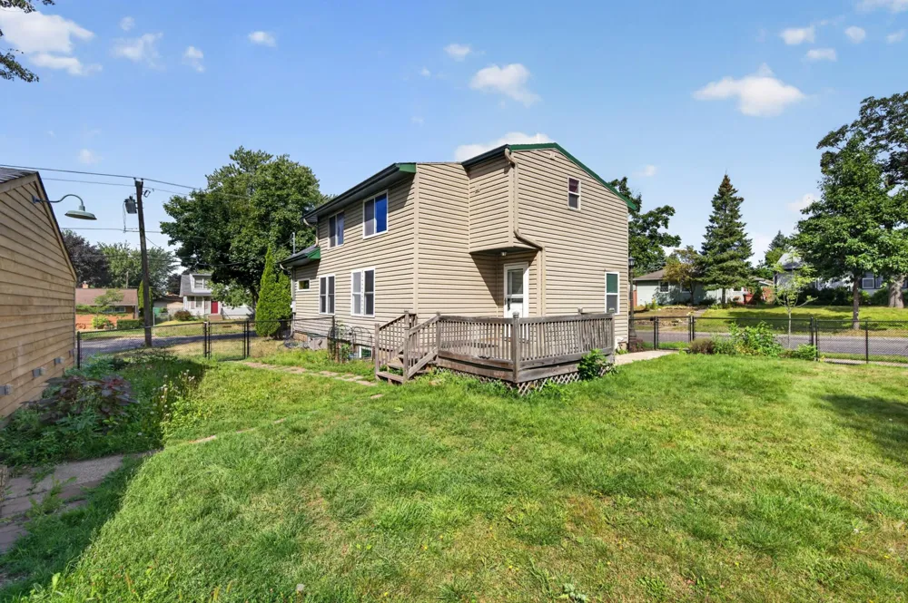 1498 Hazelwood Street Saint Paul, MN 55106