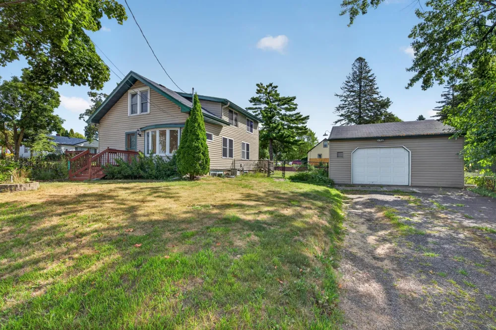 1498 Hazelwood Street Saint Paul, MN 55106