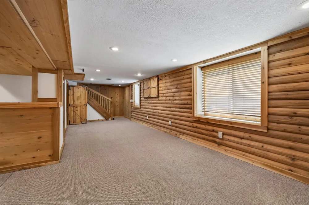 1498 Hazelwood Street Saint Paul, MN 55106