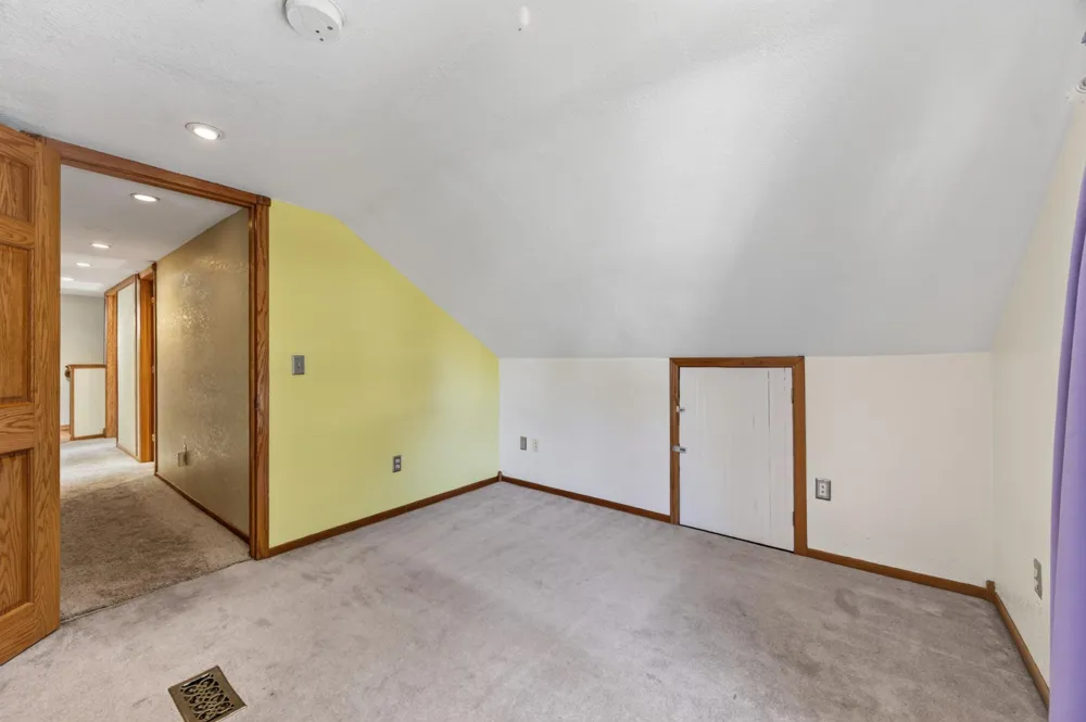 1498 Hazelwood Street Saint Paul, MN 55106