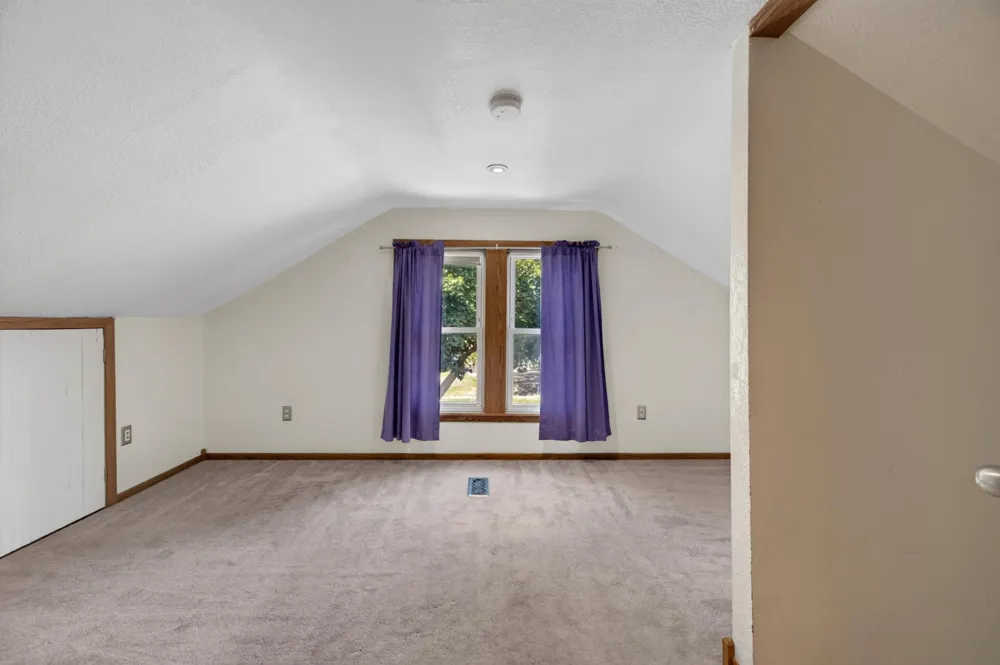 1498 Hazelwood Street Saint Paul, MN 55106