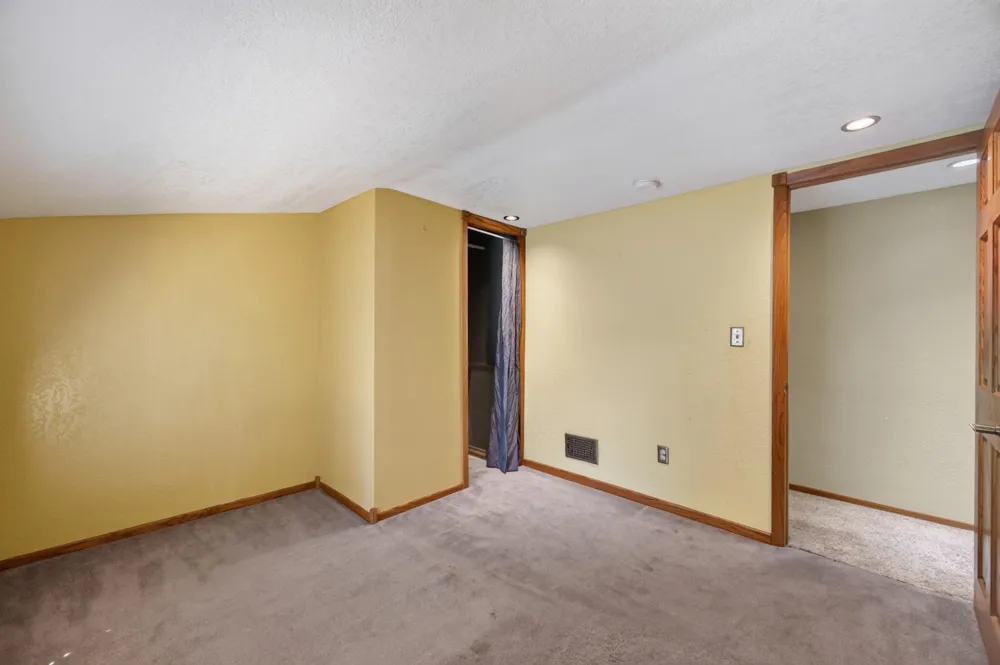 1498 Hazelwood Street Saint Paul, MN 55106