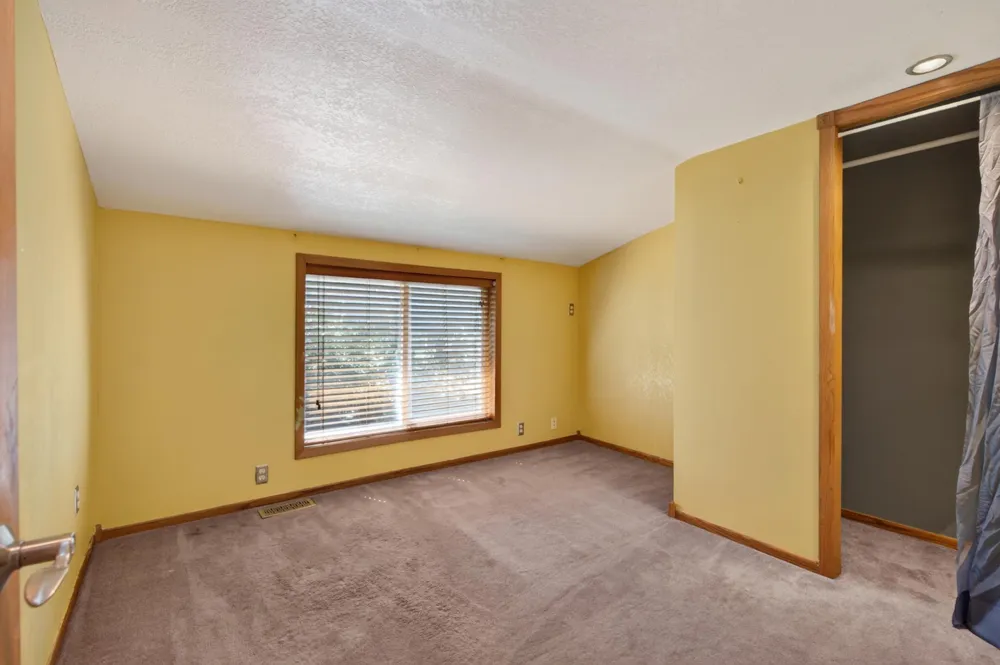 1498 Hazelwood Street Saint Paul, MN 55106