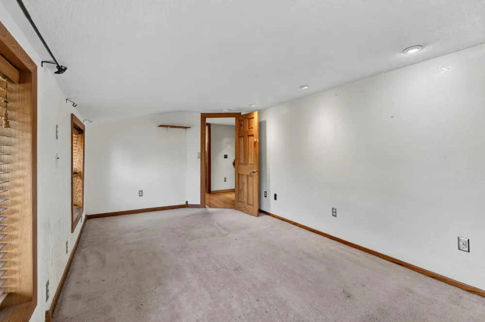 1498 Hazelwood Street Saint Paul, MN 55106