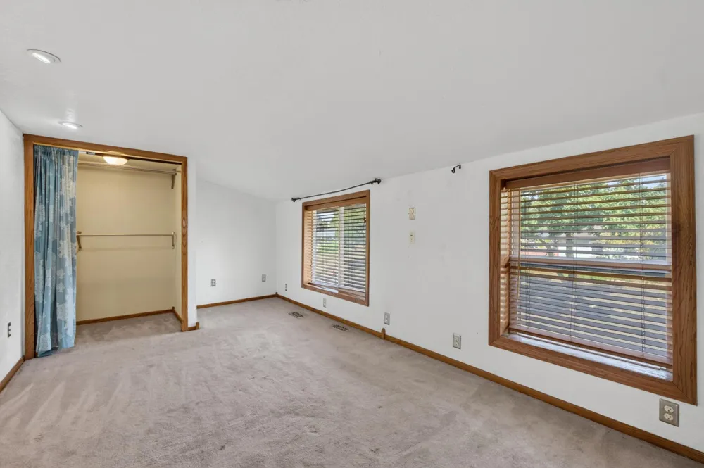 1498 Hazelwood Street Saint Paul, MN 55106
