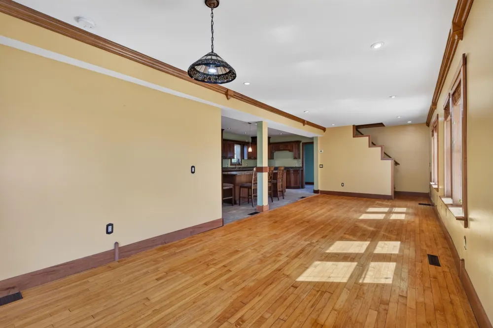 1498 Hazelwood Street Saint Paul, MN 55106